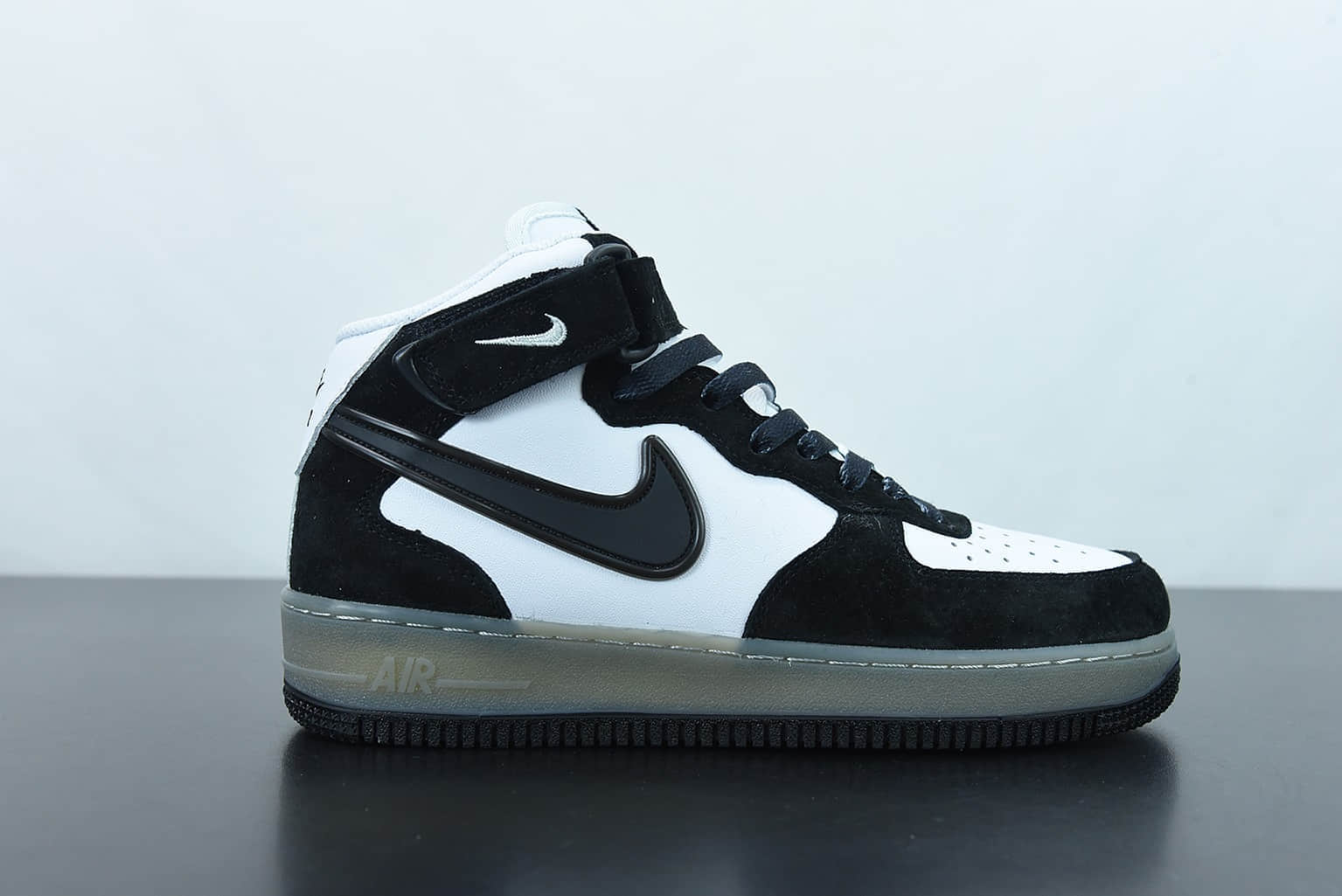 耐克 Nike Slam Jam x NIke Air Force 1'07 Mid黑白熊猫中帮生胶板鞋纯原版本 货号：BC9825-101