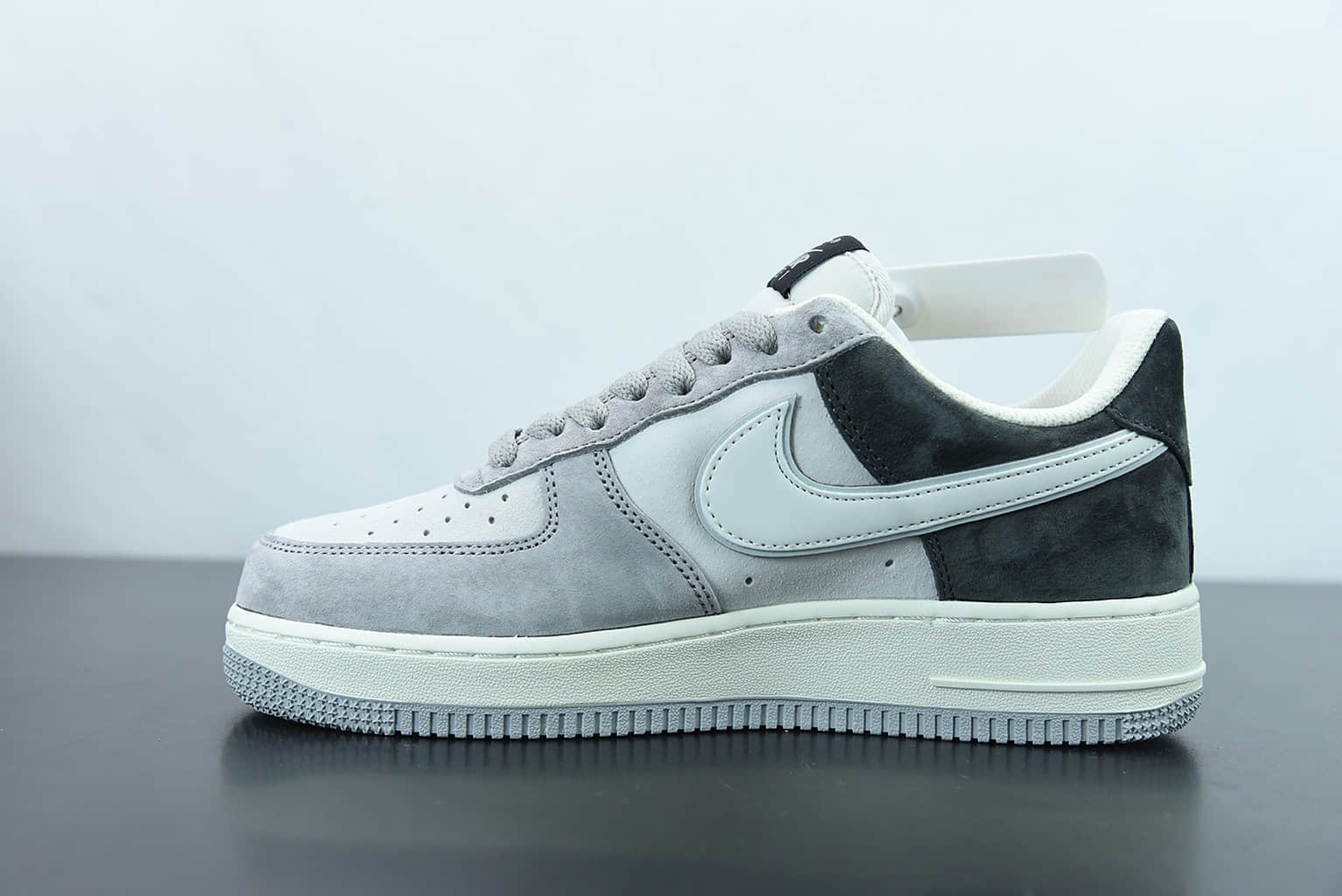 耐克 Nike Air Force 1 Low 白灰拼接麂皮配色空军一号低帮休闲板鞋纯原版本 货号：DW0831-896