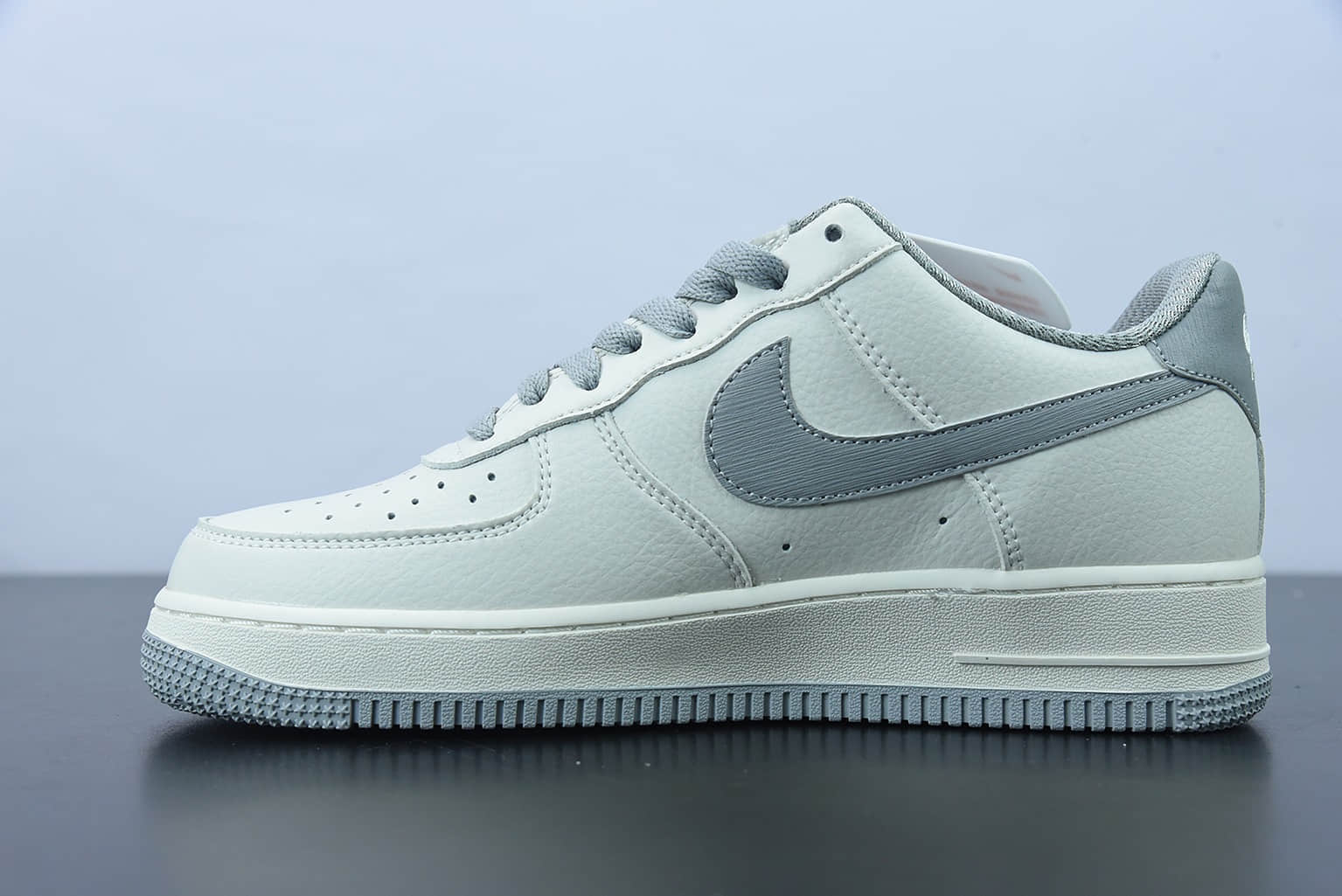 耐克 Nike Air Force 1'07 Low MORE THAN米白灰签名涂鸦空军一号低帮休闲板鞋纯原版本 货号：NK6369-566