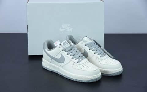 耐克 Nike Air Force 1'07 Low MORE THAN米白灰签名涂鸦空军一号低帮休闲板鞋纯原版本 货号：NK6369-566