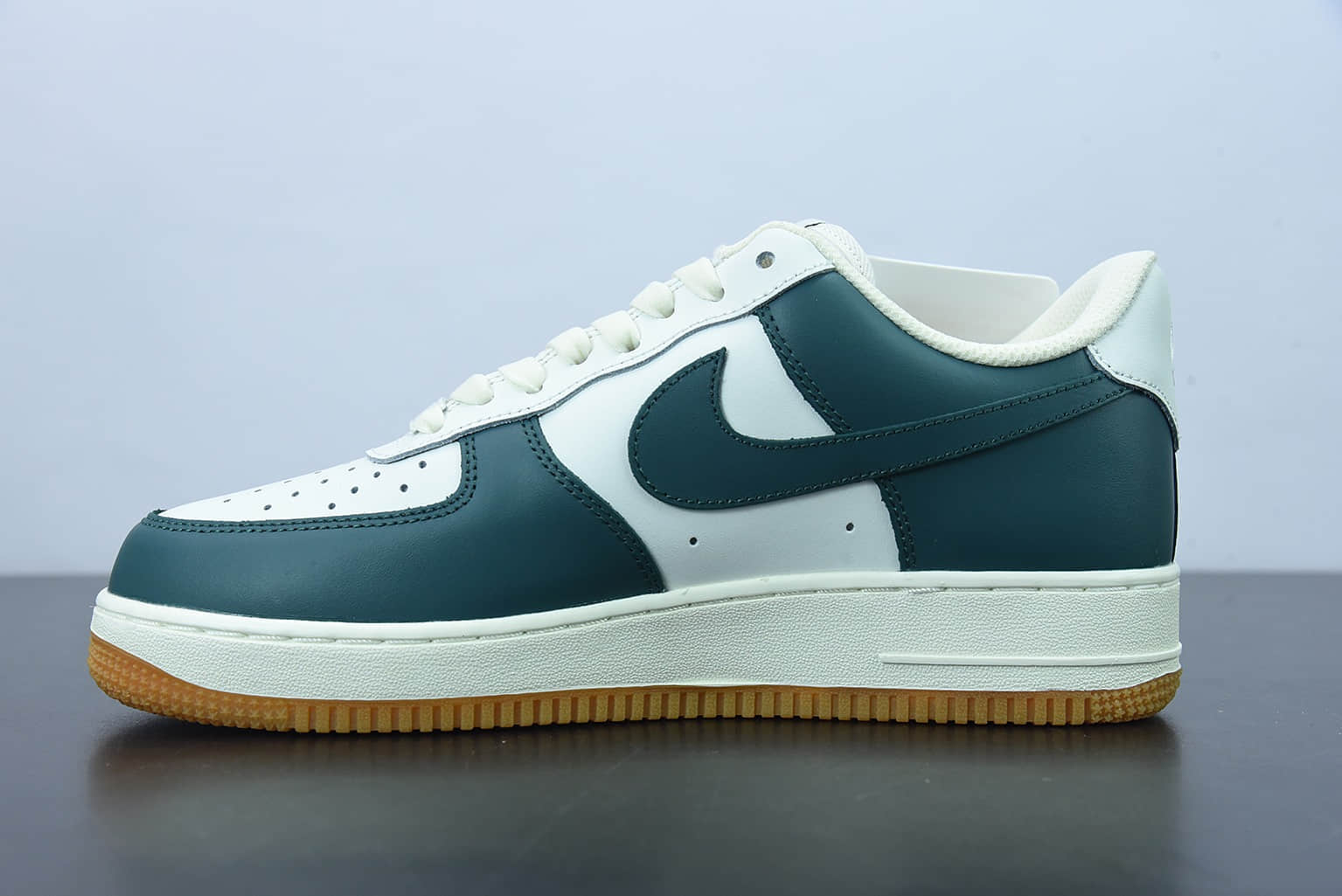 耐克 Nike Air Force 1 ’07 米白墨绿空军一号低帮百搭休闲运动板鞋纯原版本 货号：AQ2312-306