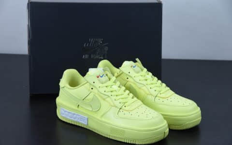 耐克 Nike Wmns AF 1 FontankaYellow Strike空军一号皮革荧光黄白错位解构系列低帮轻量百搭休闲运动板鞋纯原版本 货号：DA7024-700