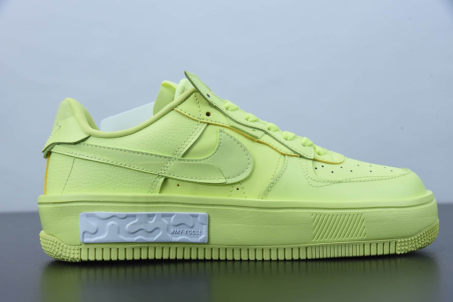 耐克 Nike Wmns AF 1 FontankaYellow Strike空军一号皮革荧光黄白错位解构系列低帮轻量百搭休闲运动板鞋纯原版本 货号：DA7024-700