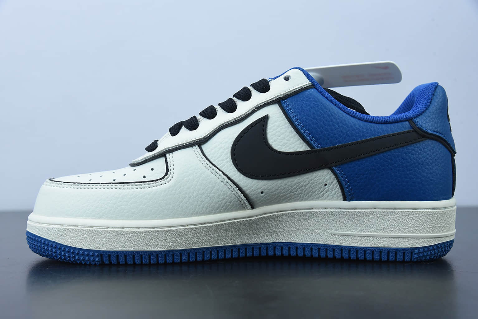 耐克 Nike Air Force 1'07 Low 情人节爱心米蓝炫彩“夜魔侠”空军一号低帮运动休闲板鞋纯原版本 货号： AL2236-300