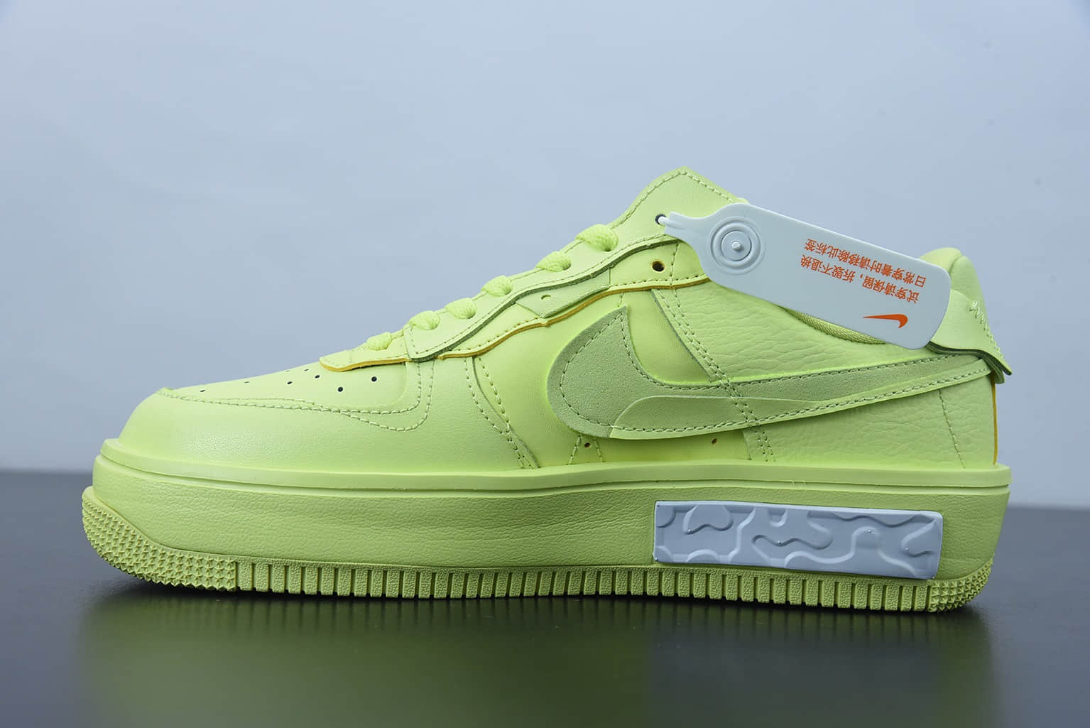 耐克 Nike Wmns AF 1 FontankaYellow Strike空军一号皮革荧光黄白错位解构系列低帮轻量百搭休闲运动板鞋纯原版本 货号：DA7024-700