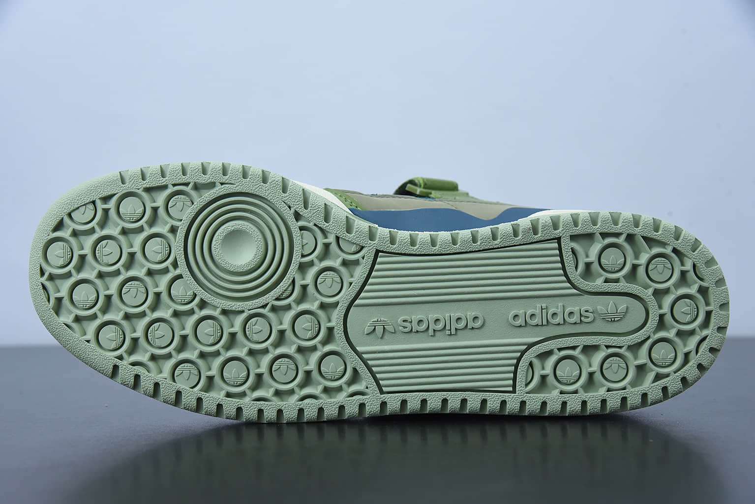 阿迪达斯 Adidas originals Forum 84 Low “Great Outdoors Tech Olive” 橄榄绿杨幂同款草绿色凯尔特人全新经典复古板鞋纯原版本 货号：GX4545