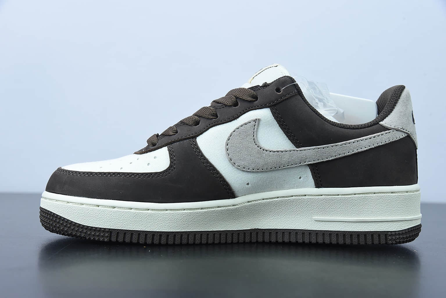 耐克Nike Air Force 1 Low白摩卡帆皮拼接空军一号低帮百搭休闲运动板鞋纯原版本 货号：NT9988-818