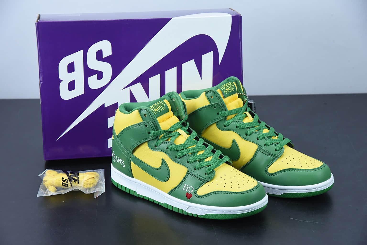 耐克 Nike Supreme x Nk SB Dunk High By Any Means 联名款桑巴绿高帮休闲板鞋纯原版本 货号：DN3741-700