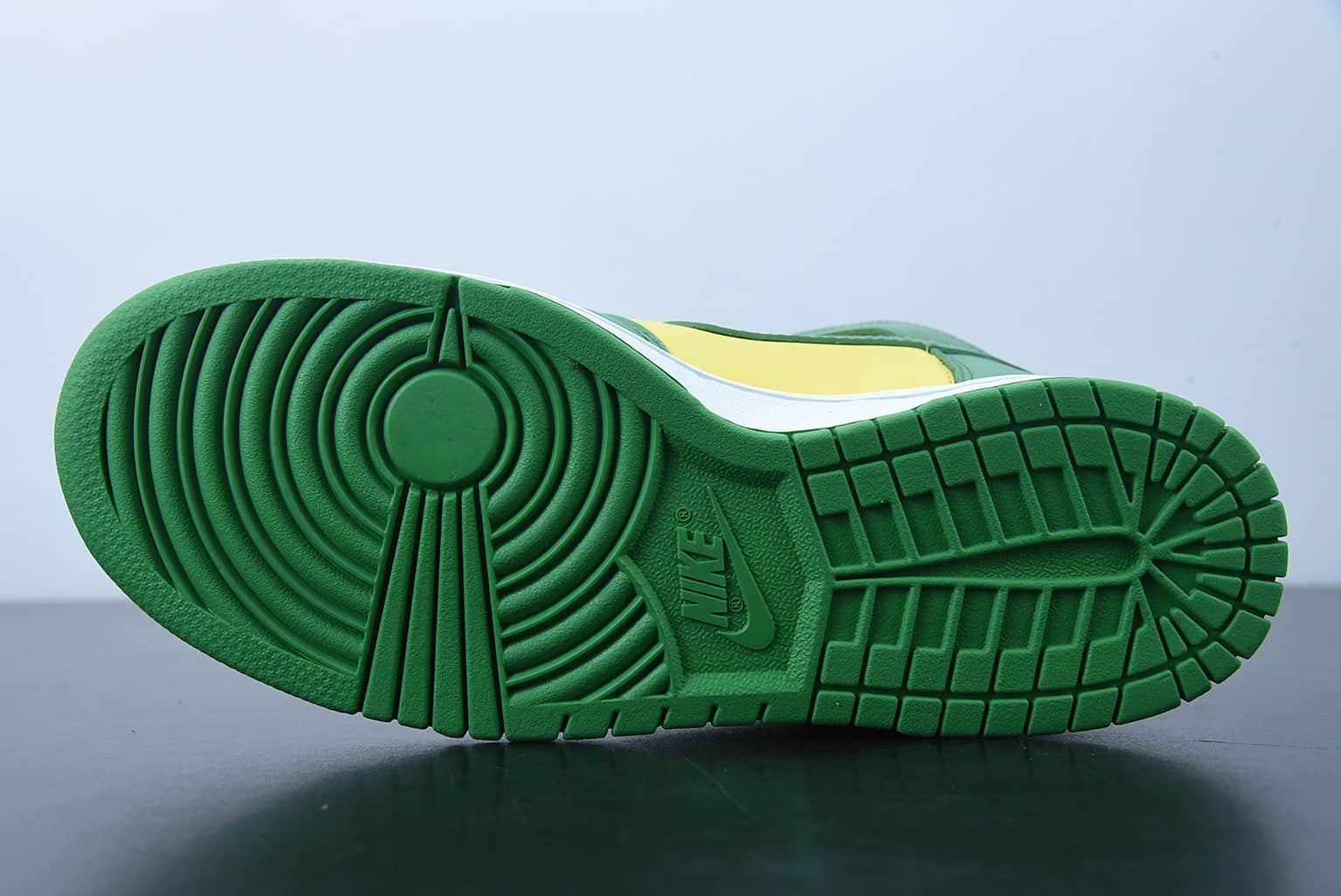 耐克 Nike Supreme x Nk SB Dunk High By Any Means 联名款桑巴绿高帮休闲板鞋纯原版本 货号：DN3741-700