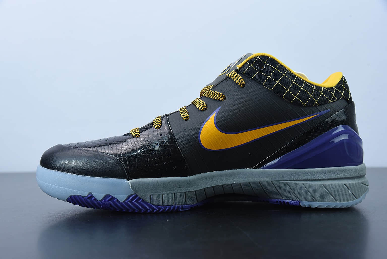 科比 Kobe Zoom Kobe 4 Protro 科比四代 “及时行乐” 低帮男子实战篮球鞋纯原版本 货号：AV6339-001