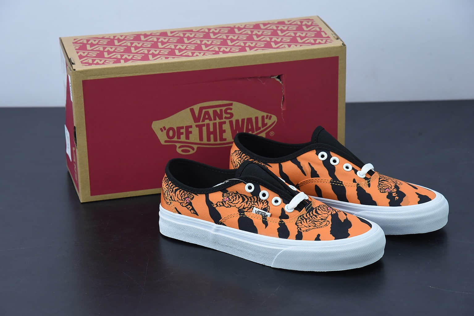 万斯 Vans Style 36 万斯虎年限定低帮休闲板鞋纯原版本 货号：VN0A5RD0RA