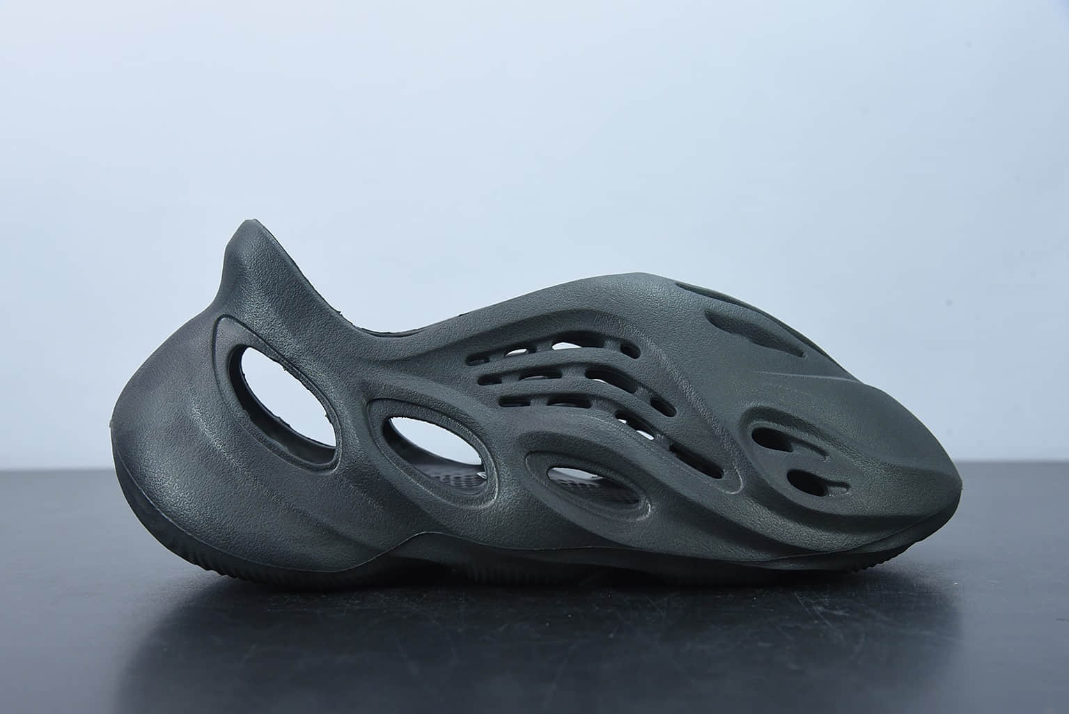 阿迪达斯 Adidas Yeezy Foam Runner  Onyx  黑玛瑙椰子洞洞鞋纯原版本 货号：HP8739