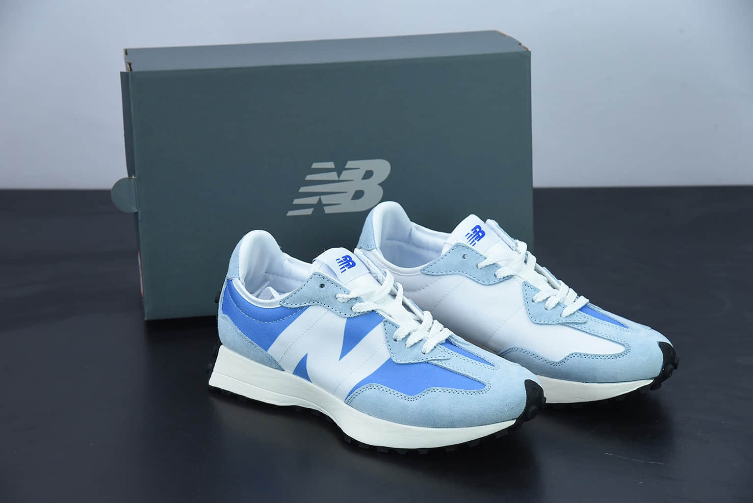 新百伦 New Balance MS327CR系列奶蓝天蓝白皮面复古休闲运动慢跑鞋纯原版本 货号：MS327LC1