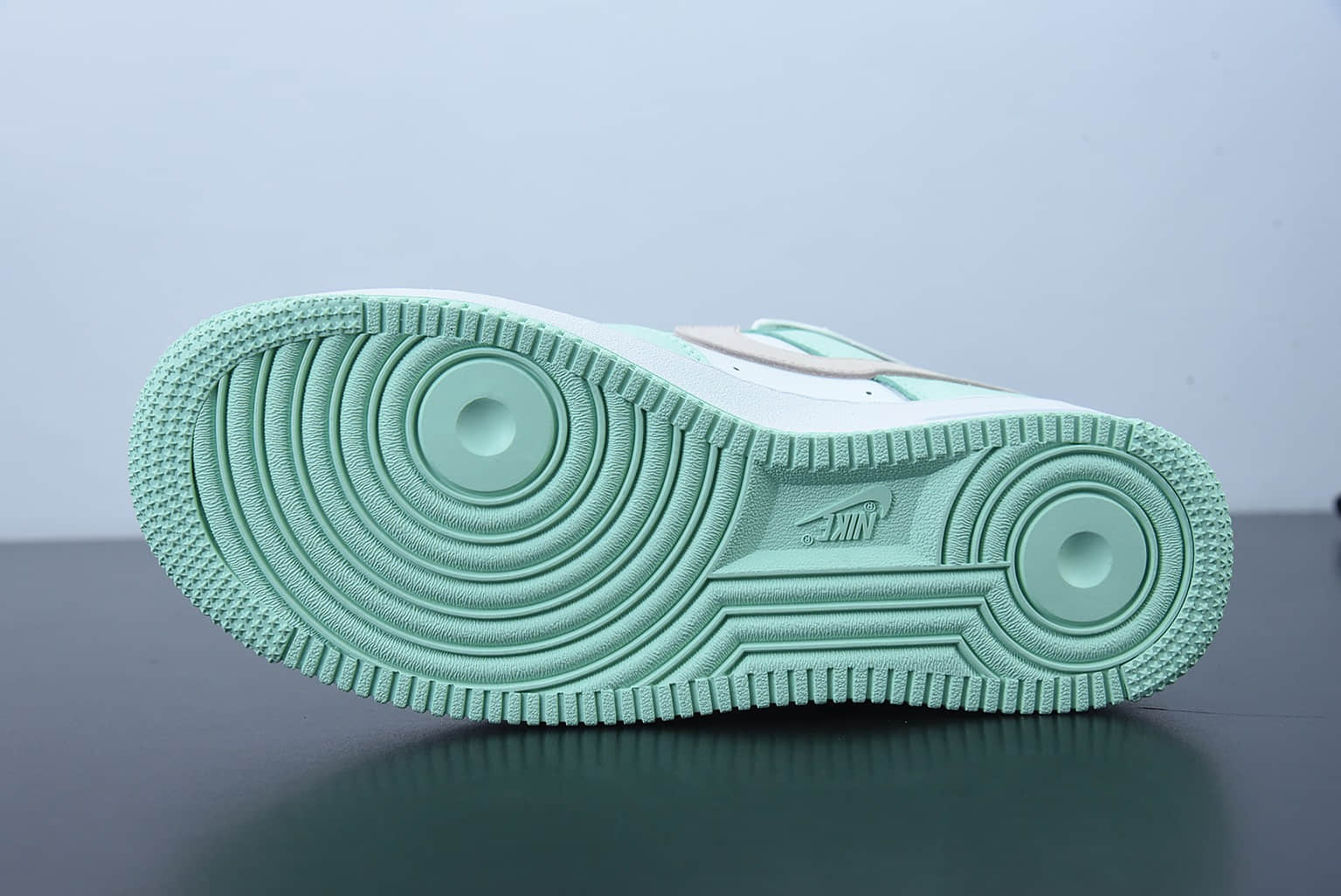 耐克Nike Air Force 1 Low 空军一号白绿灰色薄荷绿色嫩巴黎环保主义系列低帮百搭休闲运动板鞋纯原版本 货号：AA1726-111
