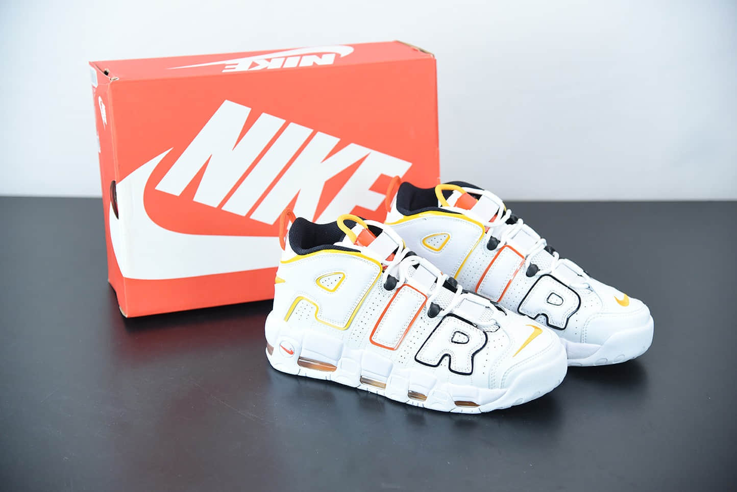 耐克 Nike Wmns Air More Uptempo “Rayguns” 外星人白蓝黄大Air皮蓬篮球鞋纯原版本 货号：DD9223-100