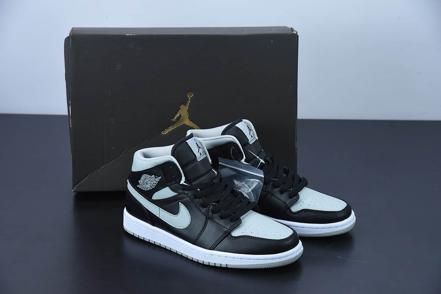 乔丹Air Jordan 1 Mid Shadow 中帮黑灰小影子篮球鞋纯原版本 货号：BQ6472-007