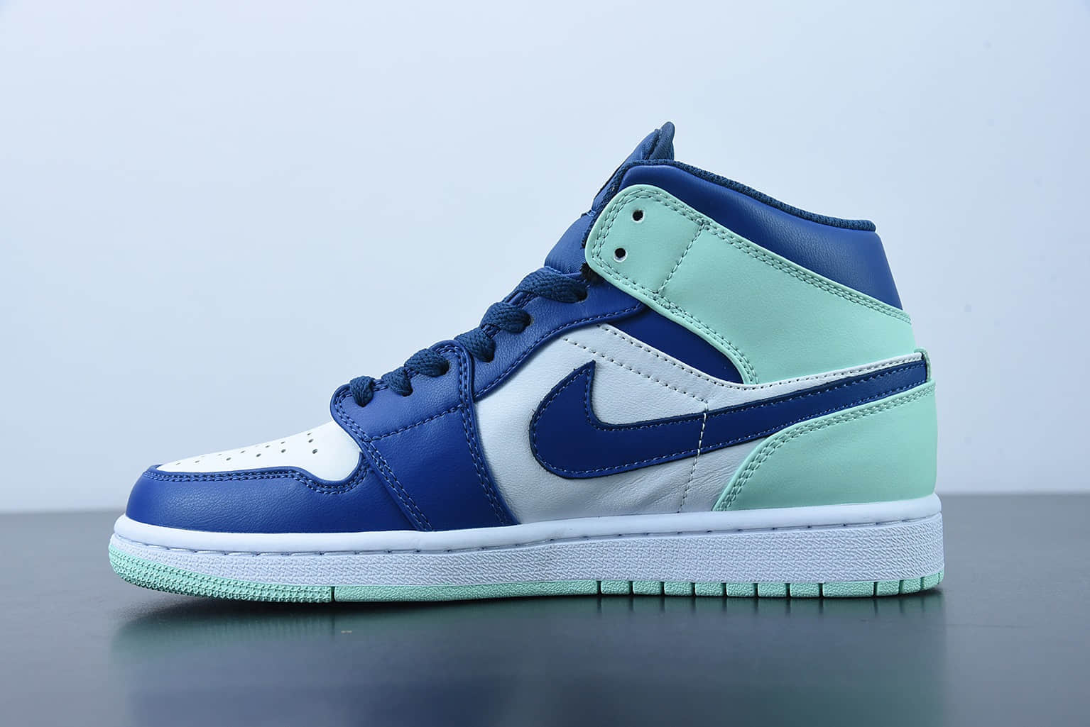 乔丹Air Jordan 1 Mid “Blue Mint”乔丹1代中帮白蓝绿蓝薄荷篮球鞋纯原版本 货号：554724-413