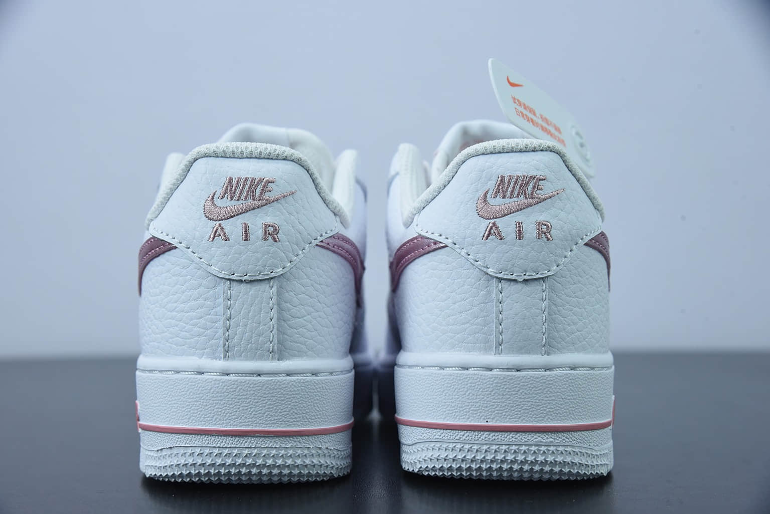 耐克 Nike Wmns AF 1’07 Low GSWhiteRose Pink空军一号荔枝皮白玫瑰粉经典低帮百搭休闲运动板鞋纯原版本 货号：CT3839-104