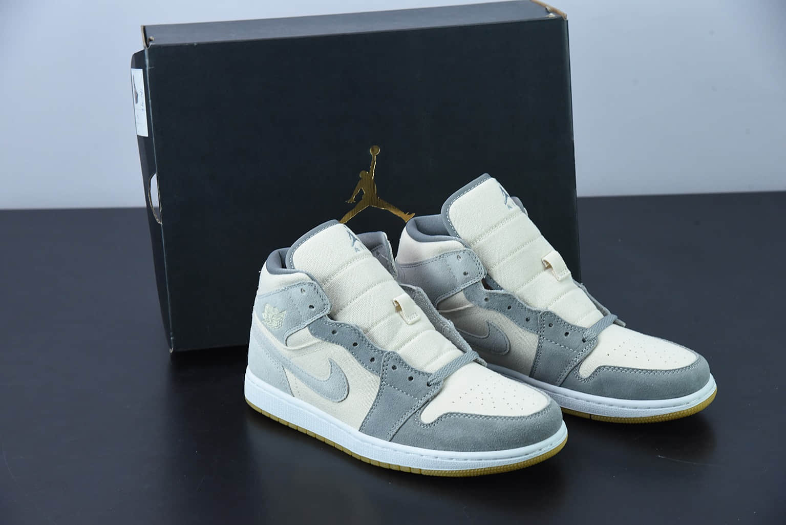 乔丹Air Jordan 1 Mid (GS)中帮奶油白椰奶篮球鞋纯原版本 货号：DN4281-100