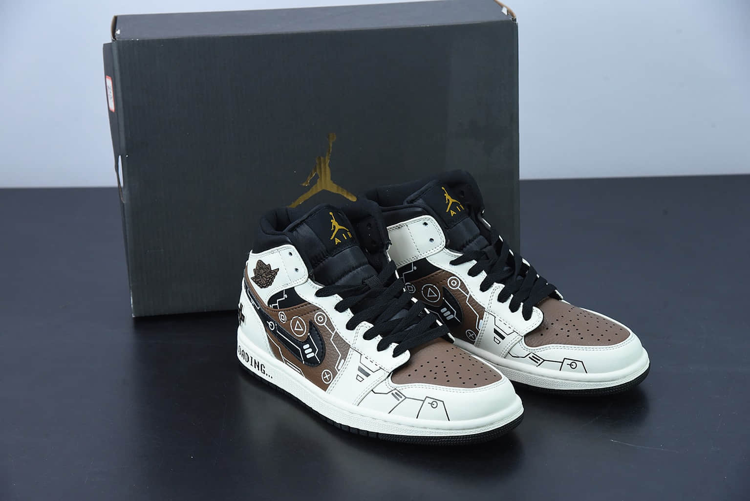 乔丹Air Jordan 1 Mid 中帮摩卡电玩立体按键游戏机 vibe做旧风篮球鞋纯原版本 货号：554724-170