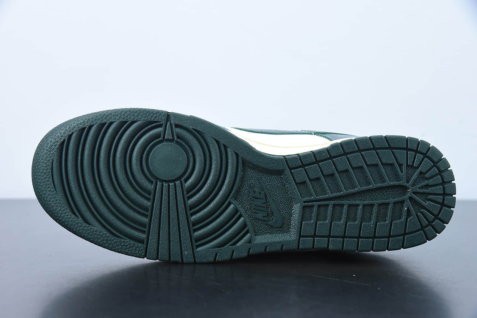 耐克 Nike Dunk Low  Vintage Green 海军绿做旧白绿低帮运动休闲板鞋纯原版本 货号：DQ8580-100