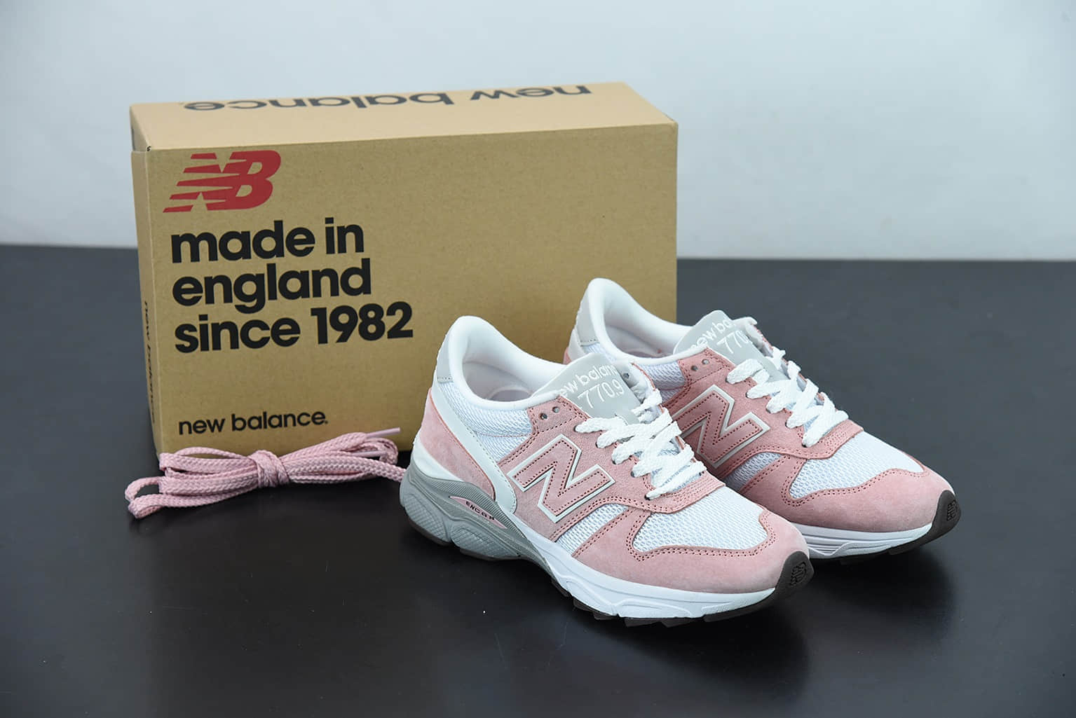 新百伦New Balance 770 全新系列白粉色复古休闲跑步鞋纯原版本 货号：W7709DB