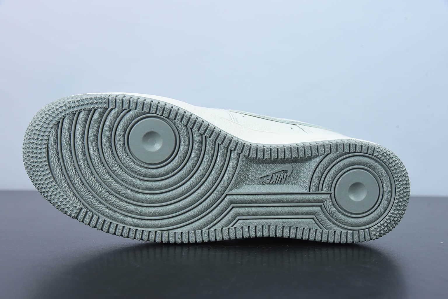 耐克 Nike Stussy x Nike AF 1 Low 斯图西联名米灰反光空军一号低帮休闲板鞋纯原版本 货号：UN1815-802