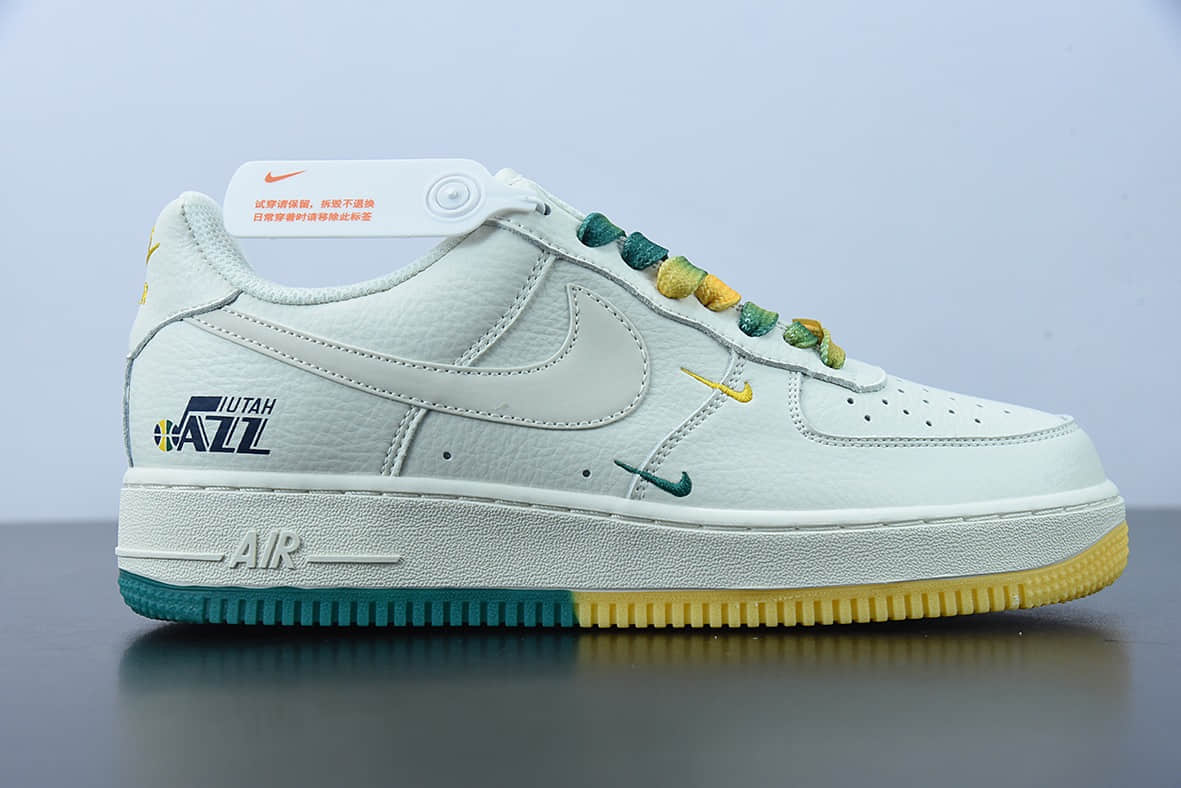 耐克 Nike Air Force 1 Low '07“米黄绿”犹他爵士队城市限定空军一号低帮休闲板鞋纯原版本 货号：ZJ6695-303