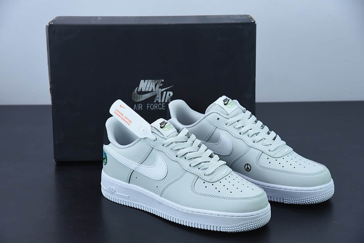 耐克Nike Air Force 1 AF1 空军一号灰白地球笑脸印花低帮休闲板鞋纯原版本 货号：DM0118-001