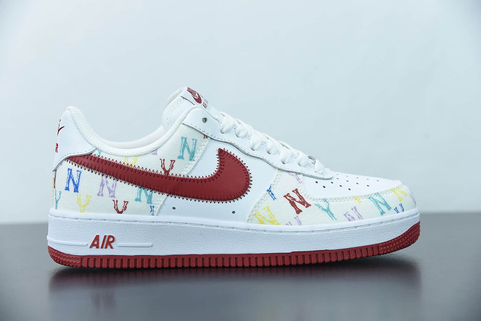 耐克Nike Air Force 1 LoW ’07 MLB 洋基队联名白红满天星配色空军一号低帮休闲板鞋纯原版本 货号：315122-443