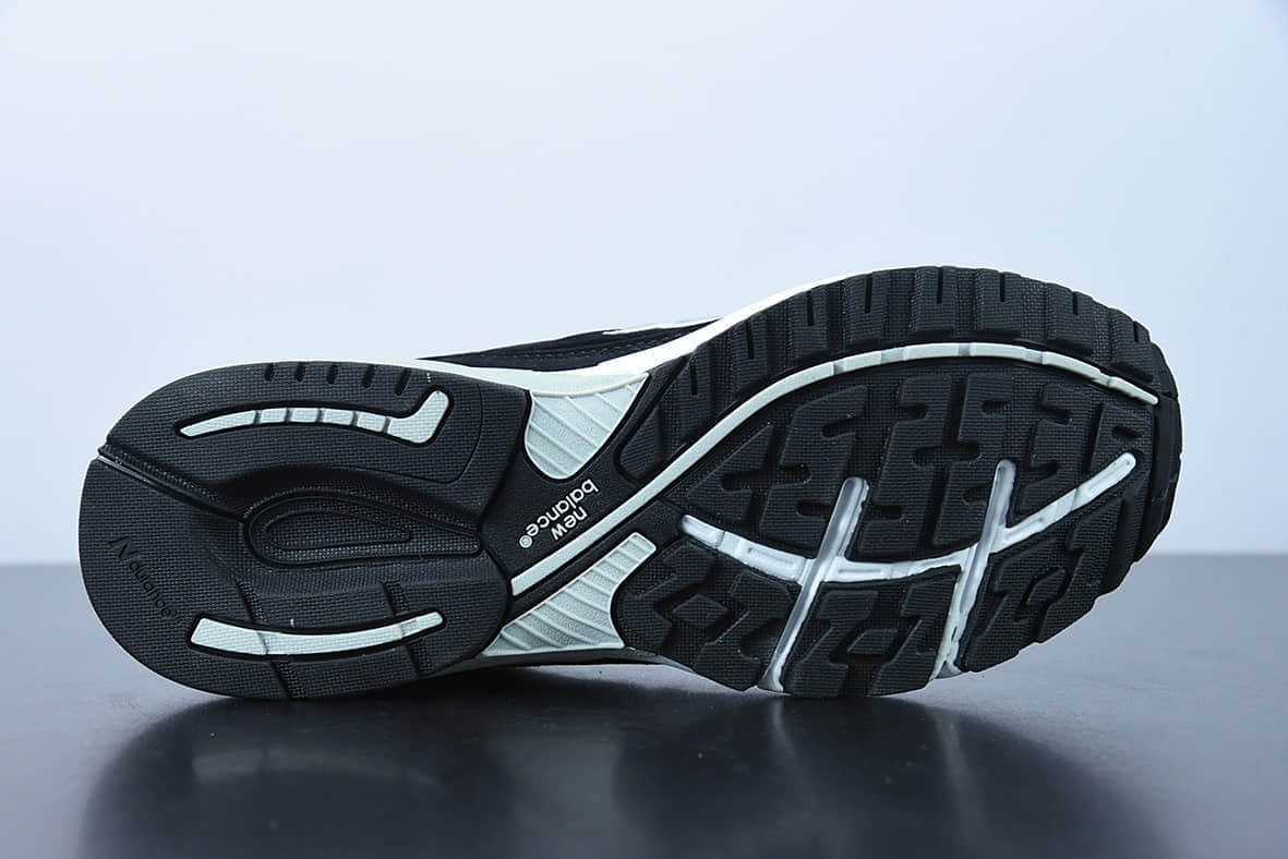 新百伦 New Balance NB Made In USA M993系列黑色美产血统经典复古休闲运动百搭老爹跑步鞋纯原版本 货号：MR993BK