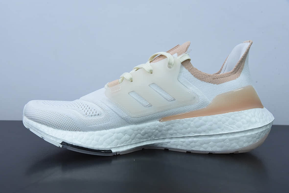 阿迪达斯Adidas Ultra Boost ub2022 Consortium 全新配色白桔爆米花跑鞋纯原版本 货号：GX8072