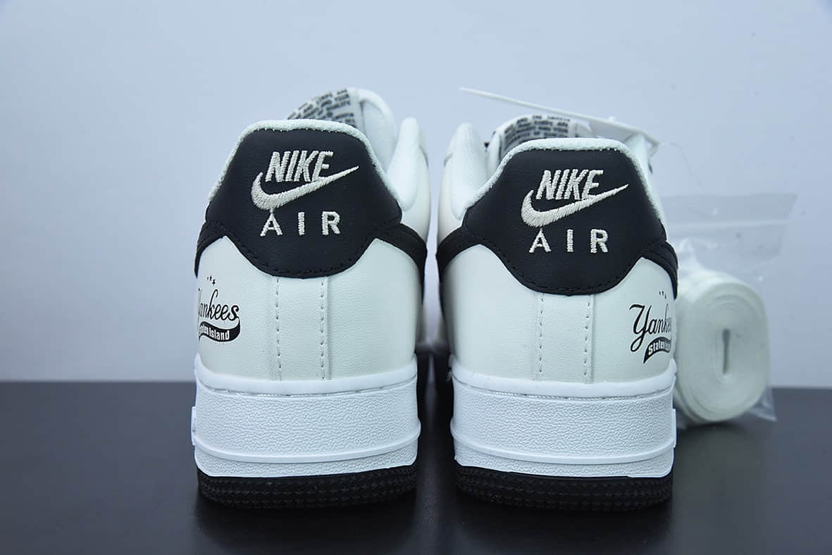 耐克Nike Air Force 1 x NY Yankee美国榄球洋基队米白黑边NY印花空军一号低帮休闲板鞋纯原版本 货号：BS8806-511