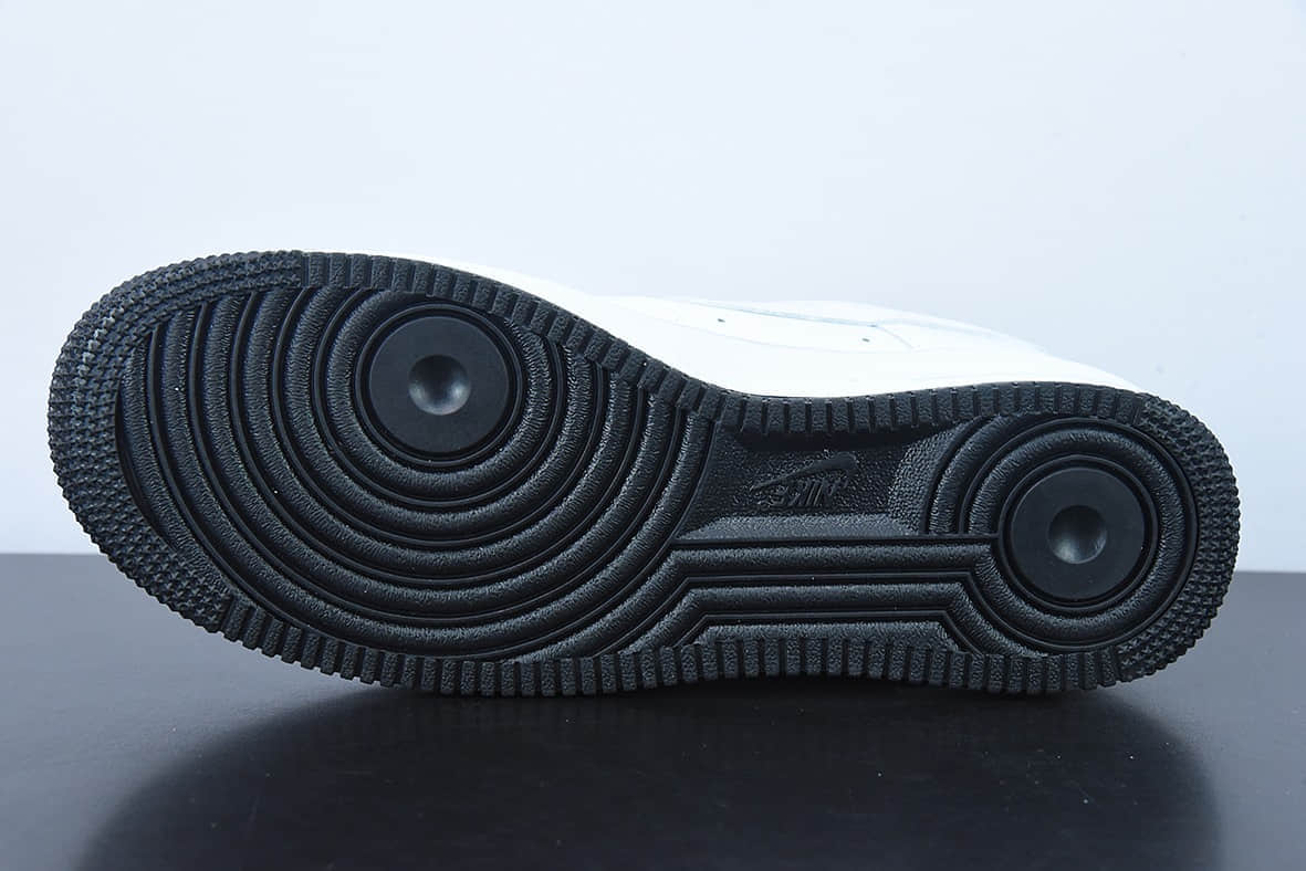 耐克Nike Air Force 1 Low 白黑漆尾空军一号低帮休闲板鞋纯原版本 货号：DR9867-102