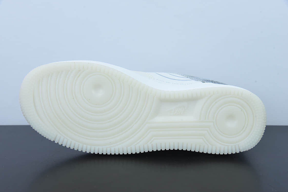 耐克Nike Air Force 1 Low 太空银50周年空军一号低帮休闲板鞋纯原版本 货号：DA8302-333