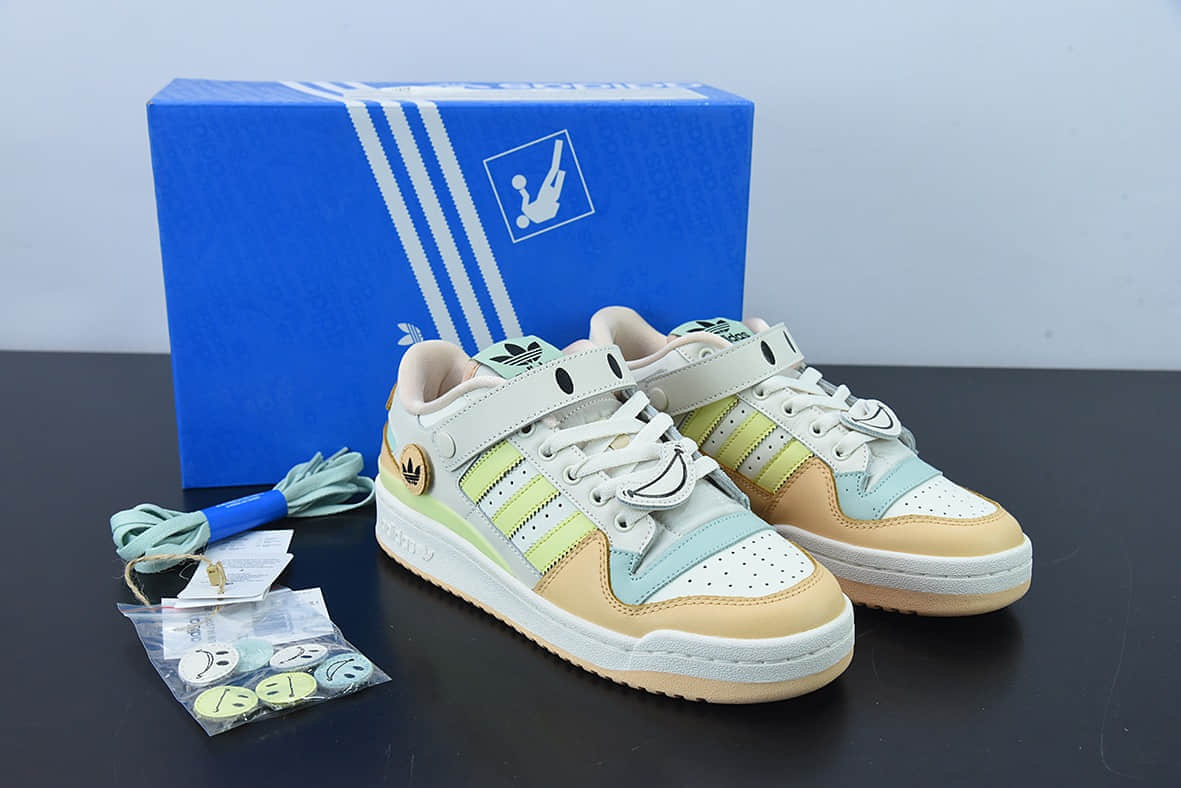 阿迪达斯Adidas originals Forum 84 low 浅黄米白笑脸装饰魔术贴低帮百搭潮流休闲运动板鞋纯原版本 货号：GW4427