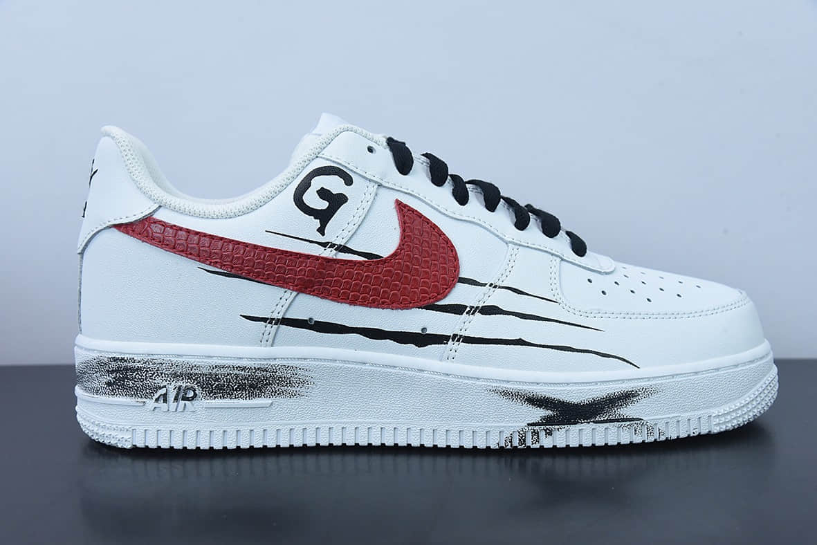 耐克Nike Air Force 1 金刚涂鸦空军一号低帮运动休闲板鞋纯原版本 货号：CW2288-111