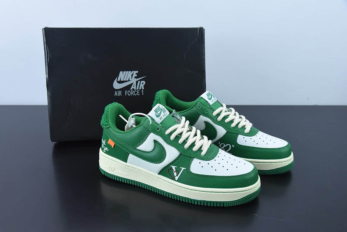 耐克Nike Nike Air Force 1 Low’07 白绿涂鸦二次元复古主题空军一号低帮休闲板鞋纯原版本 货号：DO5220-163