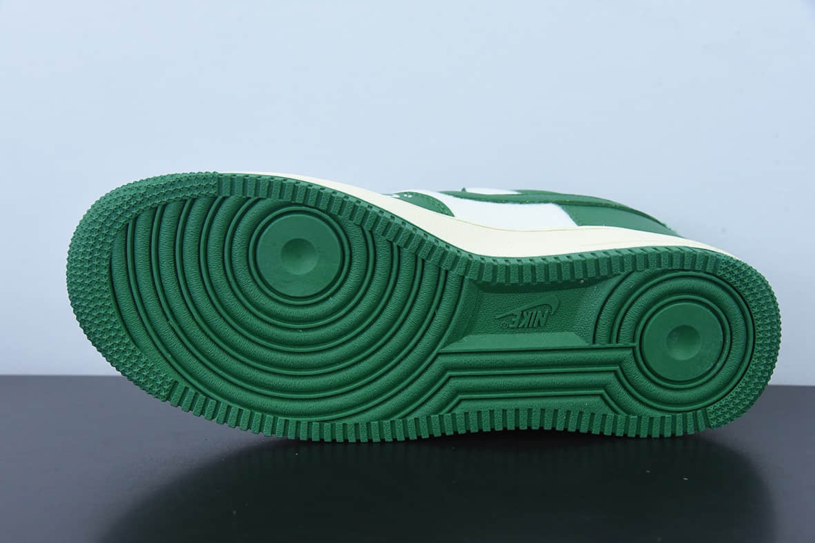 耐克Nike Nike Air Force 1 Low’07 白绿涂鸦二次元复古主题空军一号低帮休闲板鞋纯原版本 货号：DO5220-163