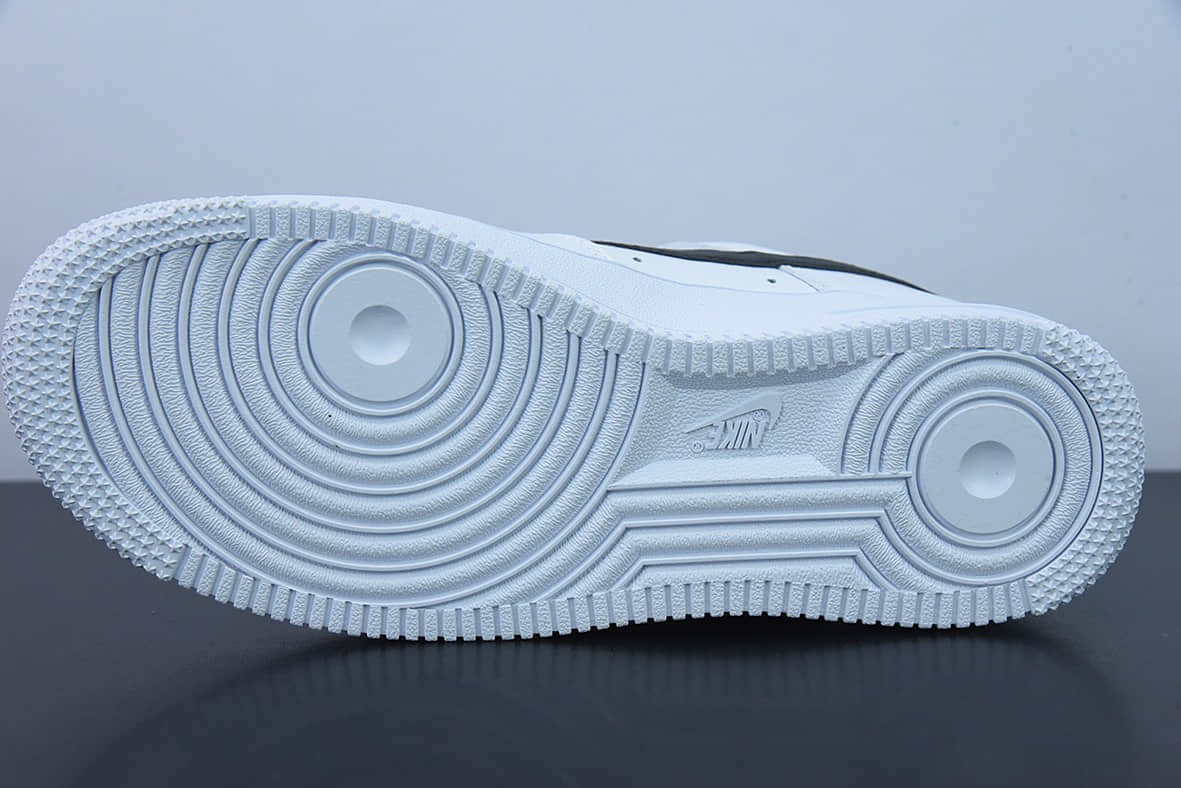 耐克Nike Air Force 1 Low 白黑可爱女头空军一号低帮休闲板鞋纯原版本 货号：FB2364-038