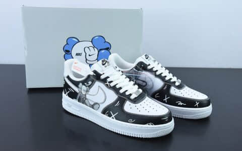 耐克Nike Kaws x Nk Air Force 1 07 LowKaws黑白冷灰蓝遮眼公仔空军一号联名款低帮休闲板鞋纯原版本 货号：CW2288-777