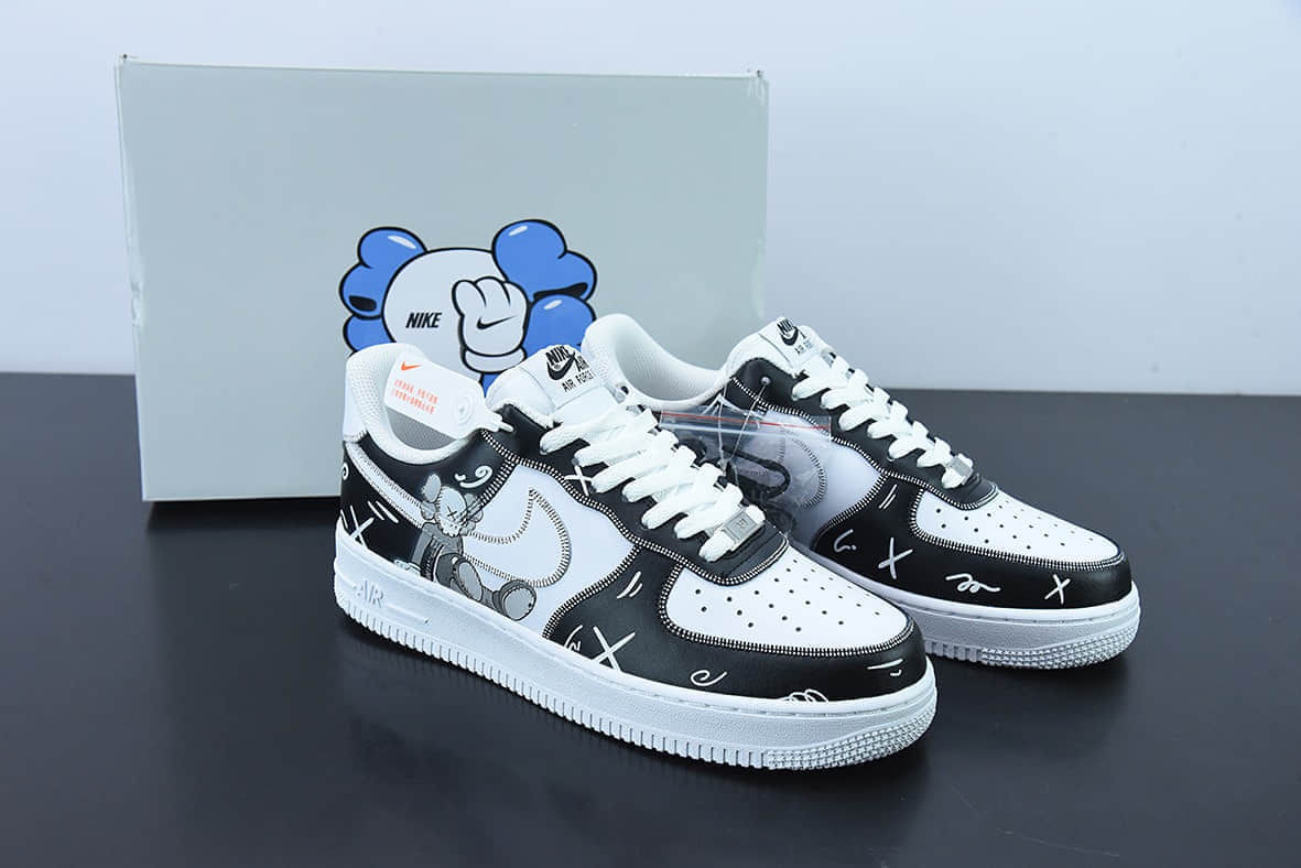 耐克Nike Kaws x Nk Air Force 1 07 LowKaws黑白冷灰蓝遮眼公仔空军一号联名款低帮休闲板鞋纯原版本 货号：CW2288-777