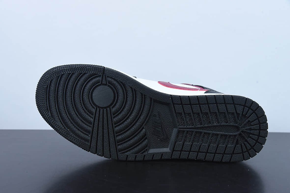 乔丹Air Jordan AJ1 Mid 黑红脚趾中帮篮球鞋纯原版本 货号：554724-066