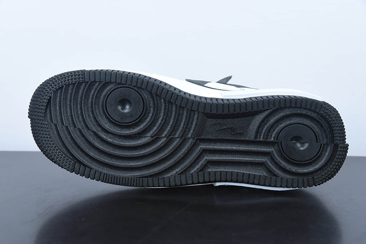 耐克Nike Wmns Air Force 1 FontankaBlackWhiteGrey皮革黑白深灰空军一号丰塔卡系列低帮休闲板鞋纯原版本 货号：CW6688-611