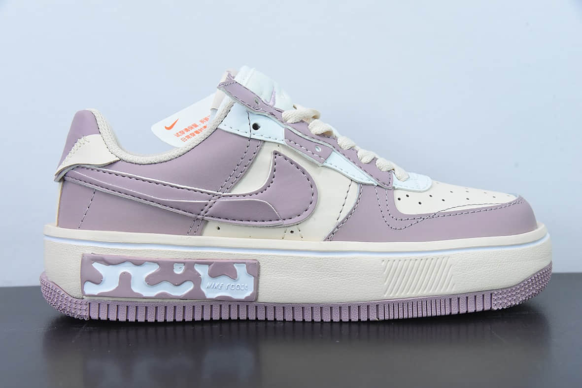耐克Nike Wmns Air Force 1 FontankaRose PinkBeige玫瑰粉奶白丰塔卡系列空军一号低帮休闲板鞋纯原版本 货号：CW6688-609