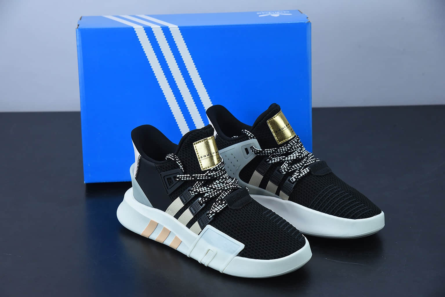 阿迪达斯Adidas EQT BASK ADV支撑者系列黑金色透气轻便复古慢跑鞋纯原版本 货号：EE5044