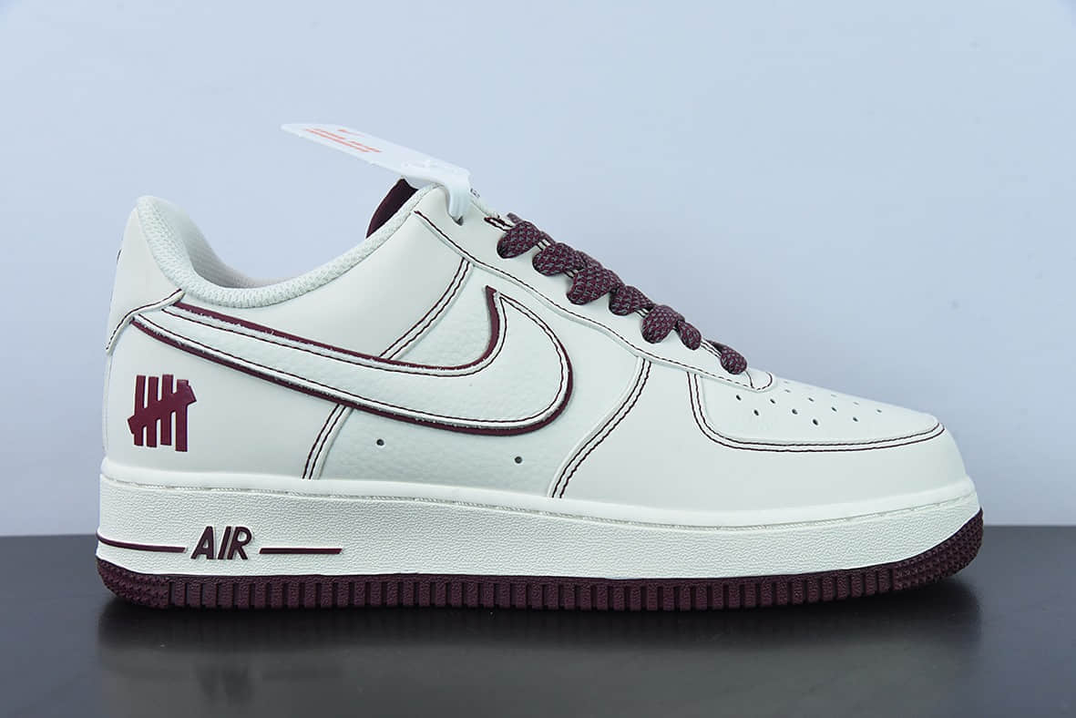 耐克Nike Undefeated x Nike Air Force 1 Low 酒红色空军一号低帮休闲板鞋纯原版本 货号：UN3699-022