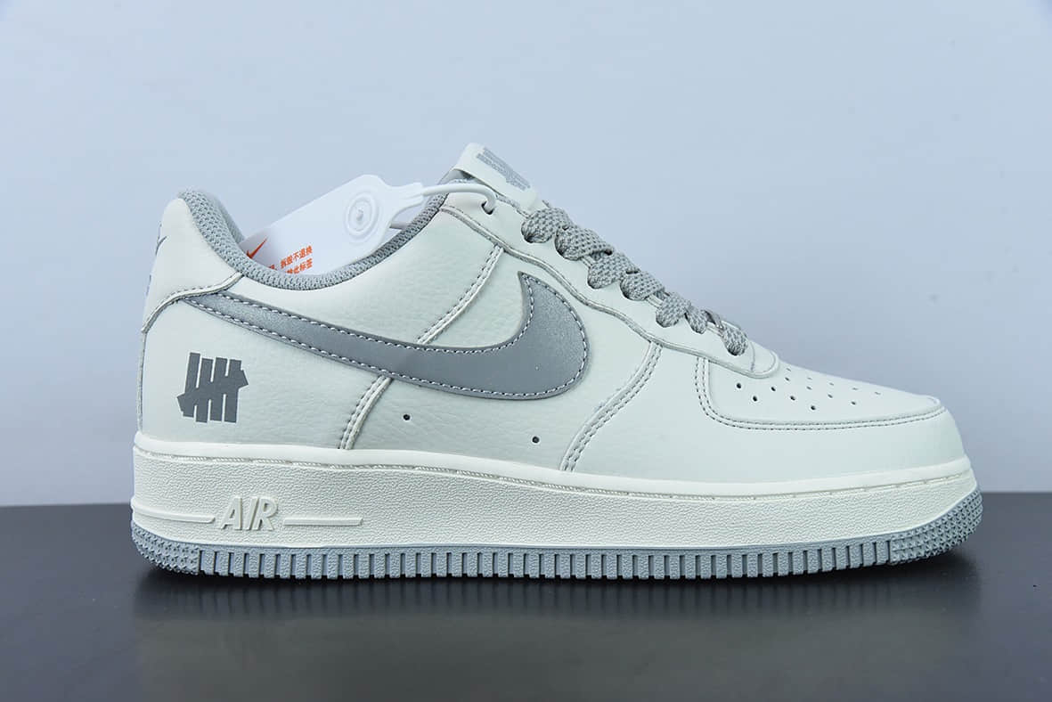 耐克Nike Undefeated x NK Air Force 1 Low 米银空军一号低帮休闲板鞋纯原版本 货号：UN6695-288