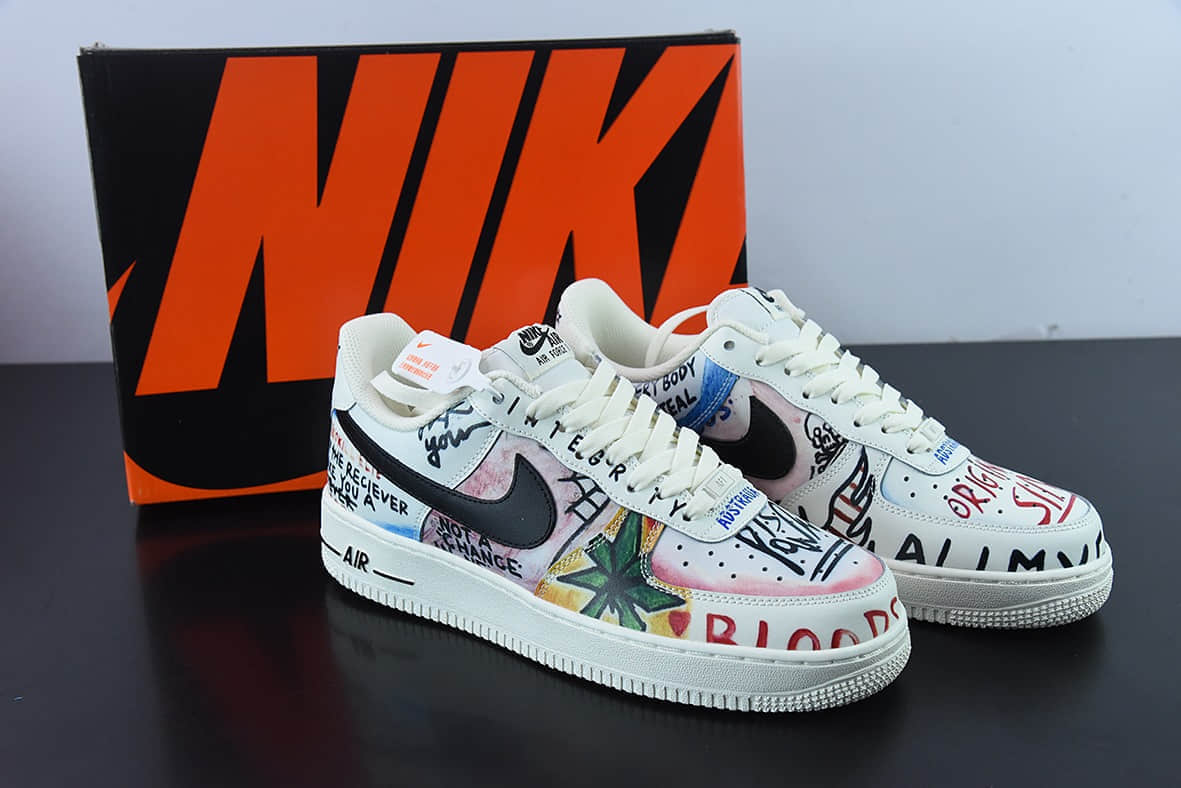 耐克Nike VLONE x Nike Air Force 1 潮牌联名超限量款 EDC陈冠希联名白蓝红涂鸦空军一号低帮休闲板鞋纯原版本 货号：GT6969-198