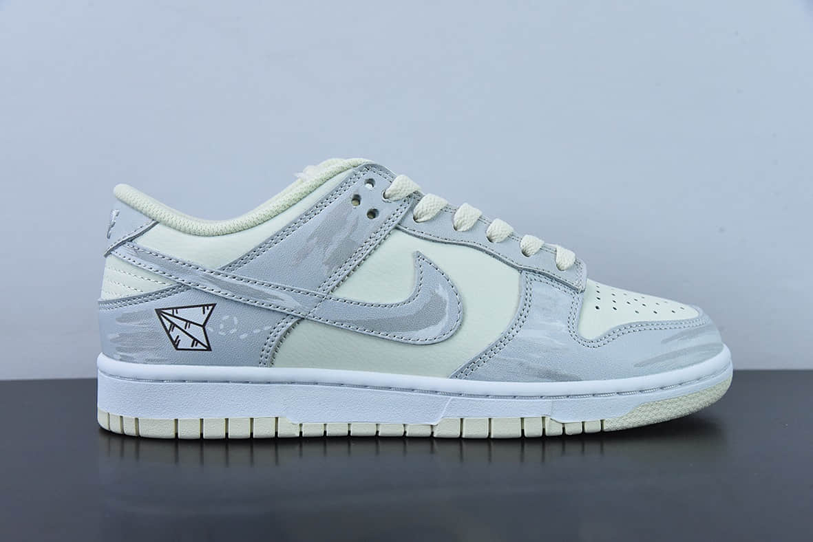 耐克Nike Dunk Low Retro “Coconut Milk”520主题定制解构 Vibe风灰白做旧纸飞机旅行涂鸦低帮板鞋纯原版本 货号：NB2206-218